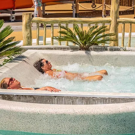 Camping Saint-Hilaire-De-Riez 리조트